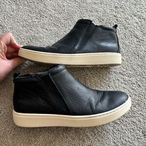 Sofft Britton Size 9.5 Ankle Boot Black Leather Casual Slip-On Bootie Sneaker